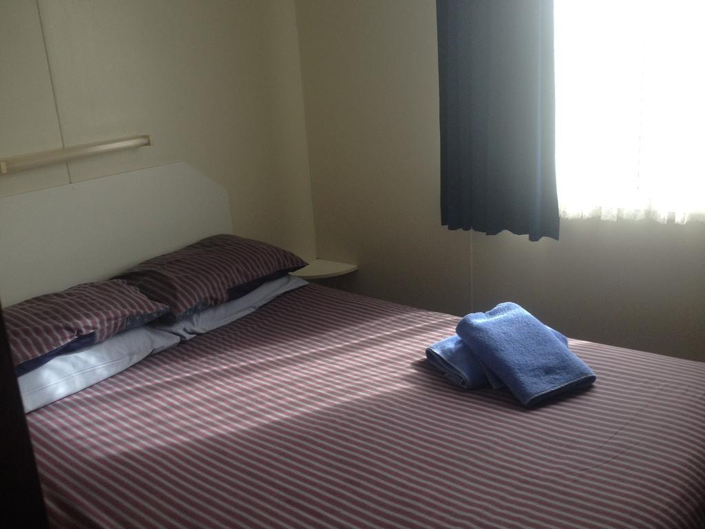 Hillcrest Tourist Park Otel St Helens Oda fotoğraf